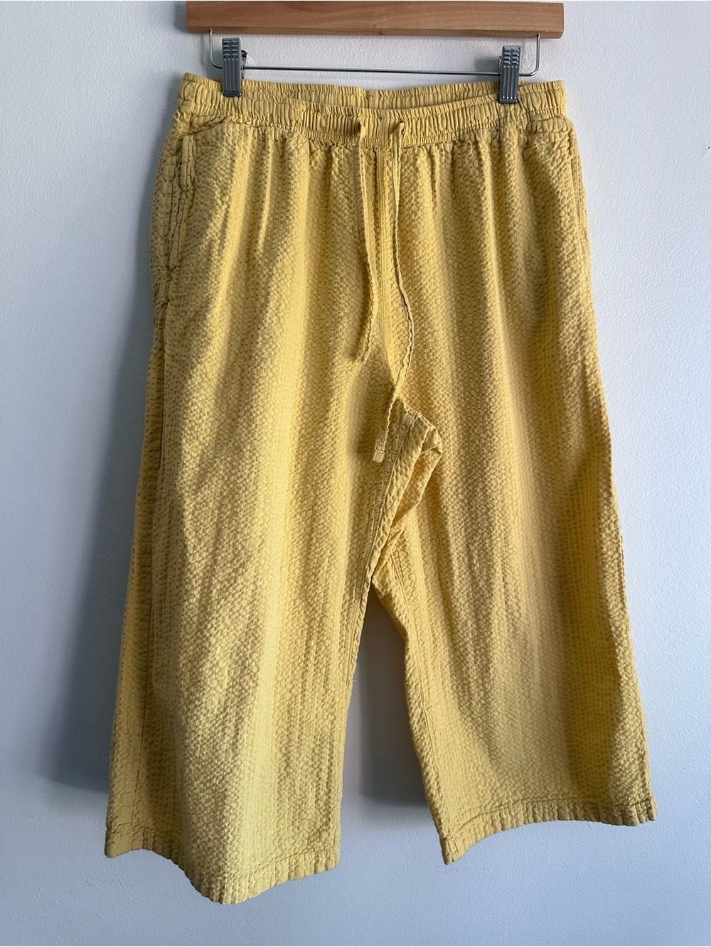 Uniqlo Cotton Butter Yellow Waffle Drawstring Wide Leg Capris Pants Size Medium